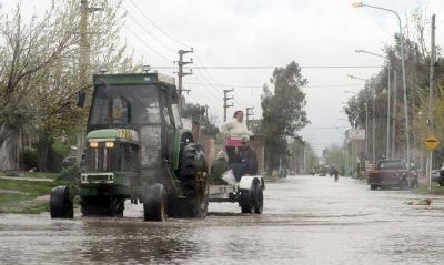 Quedan 26 evacuados y barrios anegados en algunos partidos bonaerenses por la tormenta