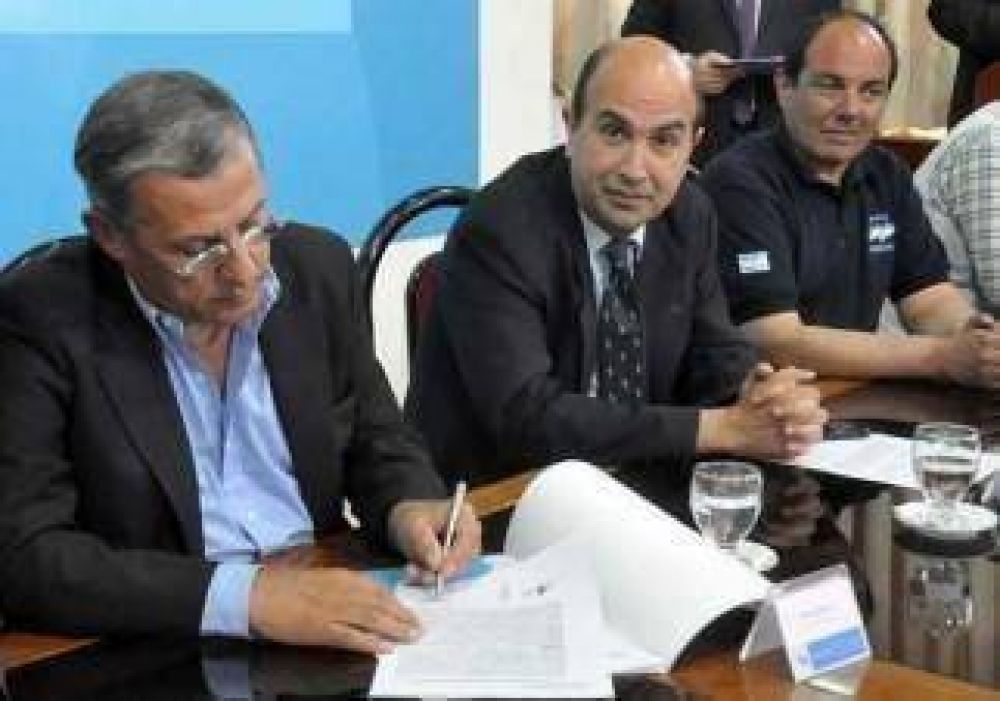 Veteranos administrar�n playa del Parque Central 