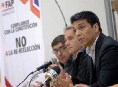 Ya juntan firmas contra la �re-re� en Neuqu�n