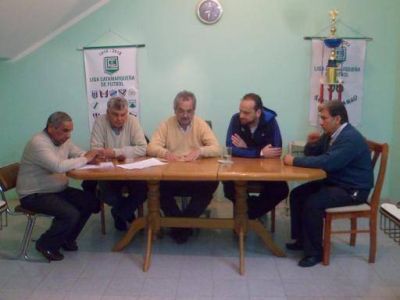 Brumec con presidentes de clubes capitalinos