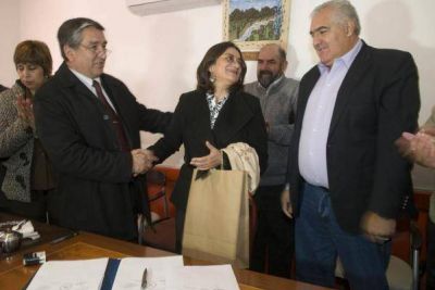 Corpacci puso en funcionamiento el acueducto para San Jos�