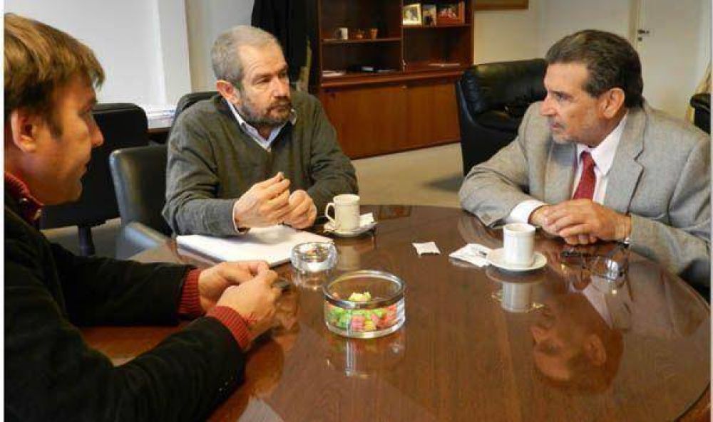 Beder Herrera se reuni� con el nuevo director del RENATEA