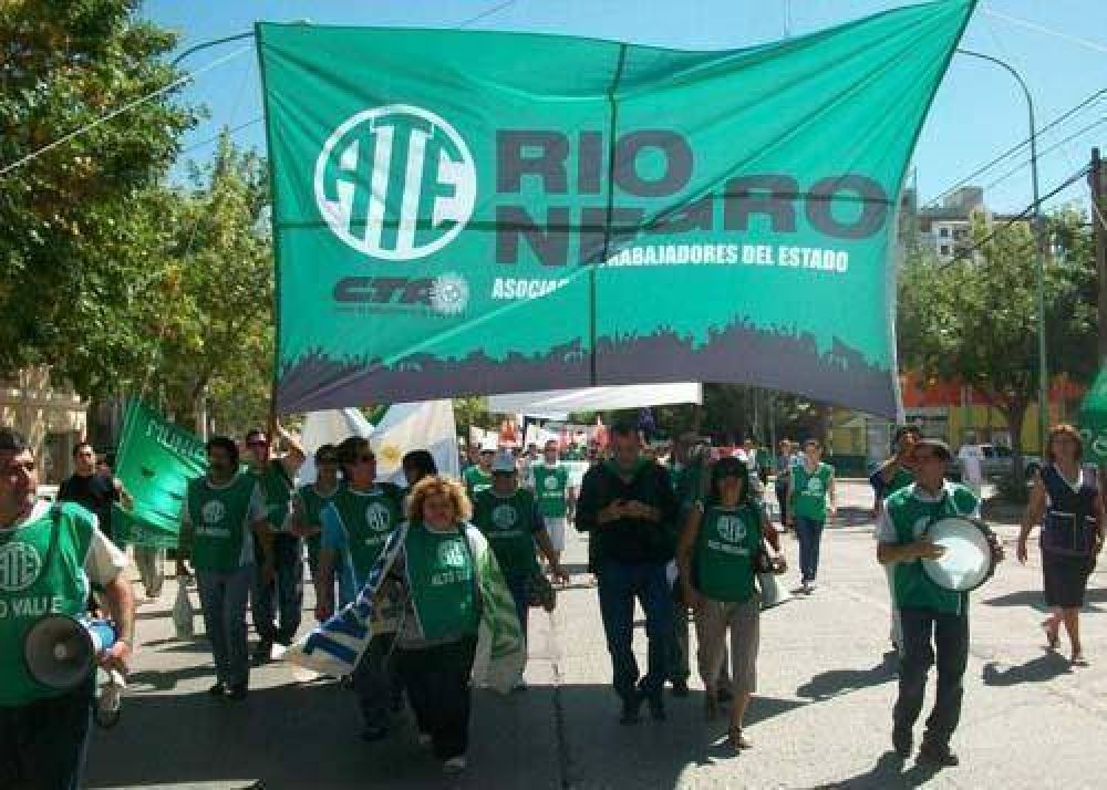 ATE pide a legisladores "madurez"