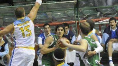 Atenas lo perdi� en un final incre�ble