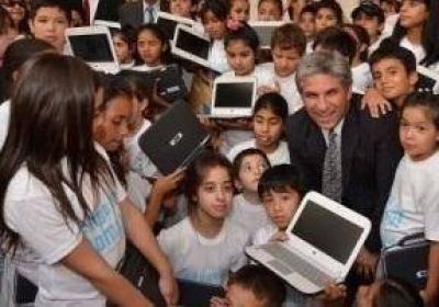 El Gobierno entregar� computadoras en el Trapiche y avanzar� en la provisi�n de energ�a el�ctrica de parajes del lugar
