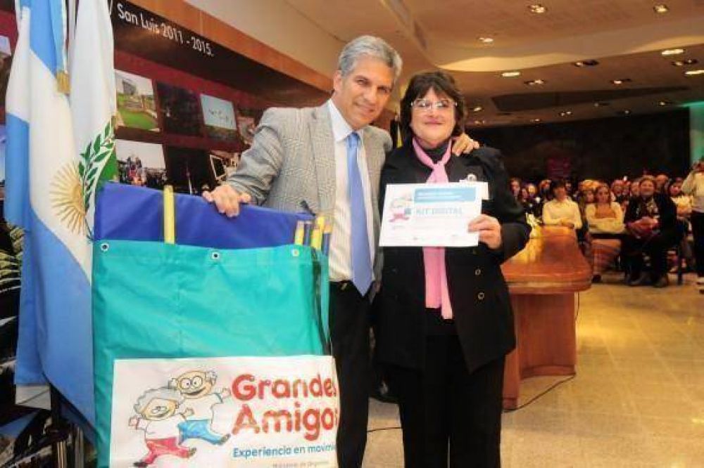 El Gobernador festej� el D�a del Jubilado con los abuelos de San Luis en Terrazas del Portezuelo