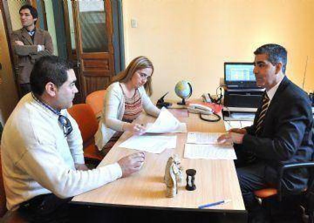 La ULP adquiri� 10 mil computadoras para los chicos de Villa Mercedes y San Luis