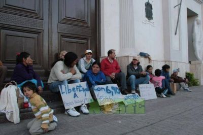 Huelga de hambre en la Catedral pidiendo la libertad del Pelado Gomez