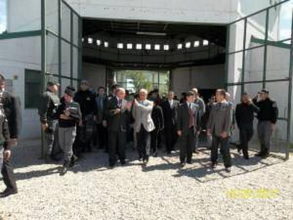 Proponen a reclusos proveer materiales para viviendas