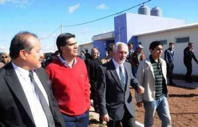 Inauguraron viviendas en el barrio N�stor Kirchner de S�enz Pe�a 