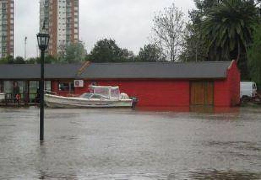 Contin�a el alerta por crecidas del R�o de La Plata