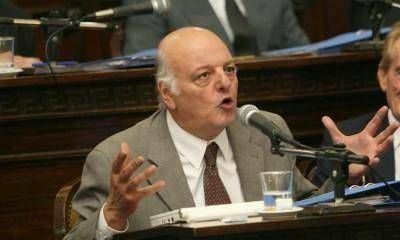 Jaliff le sugiri� a Paco P�rez que promulgue la enmienda que acota la reelecci�n de intendentes