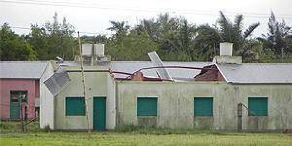 Violento temporal de viento, lluvia y granizo azot� a Laguna Naineck