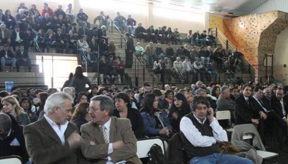 �En Santa Cruz viven 280 mil personas, no una manada de ovejas�