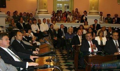 Confirmado: legisladores correntinos aumentaron sus dietas un 10 por ciento