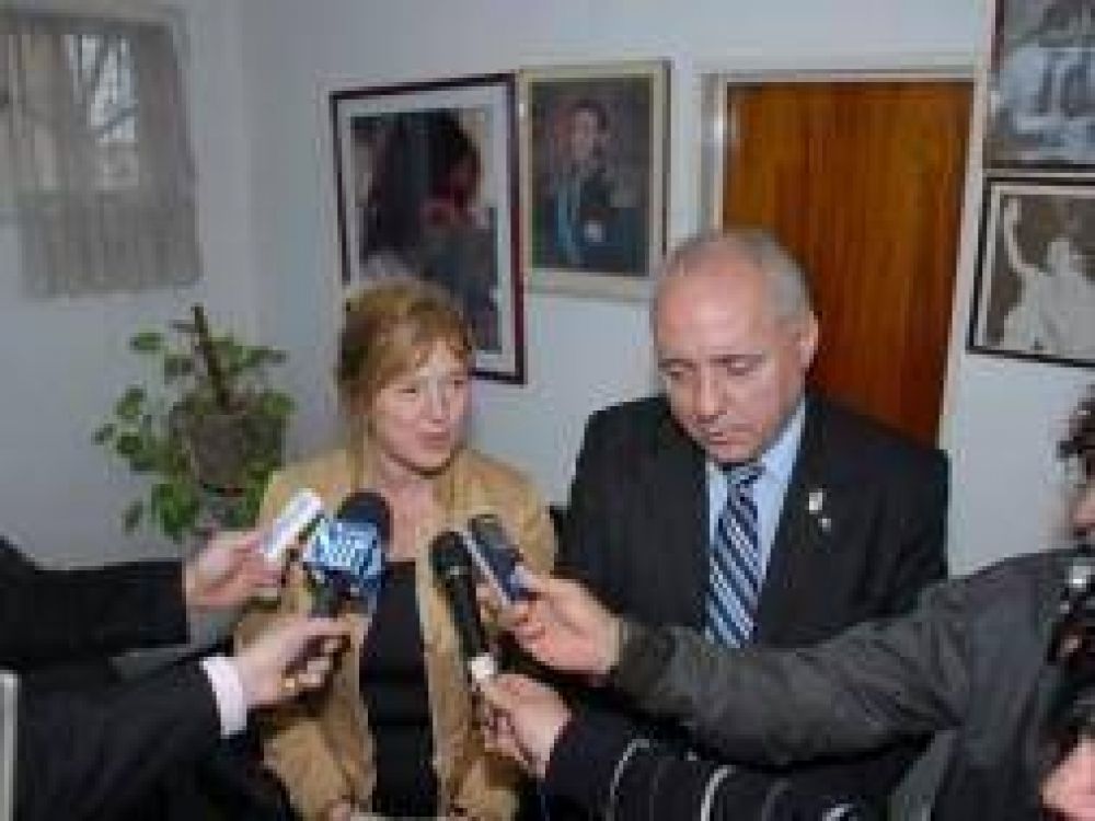 Presidente Per�n: Regueiro recibi� a la Ministra Cristina �lvarez Rodr�guez