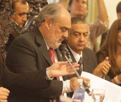 Ricardo suscribe convenio con la Corte