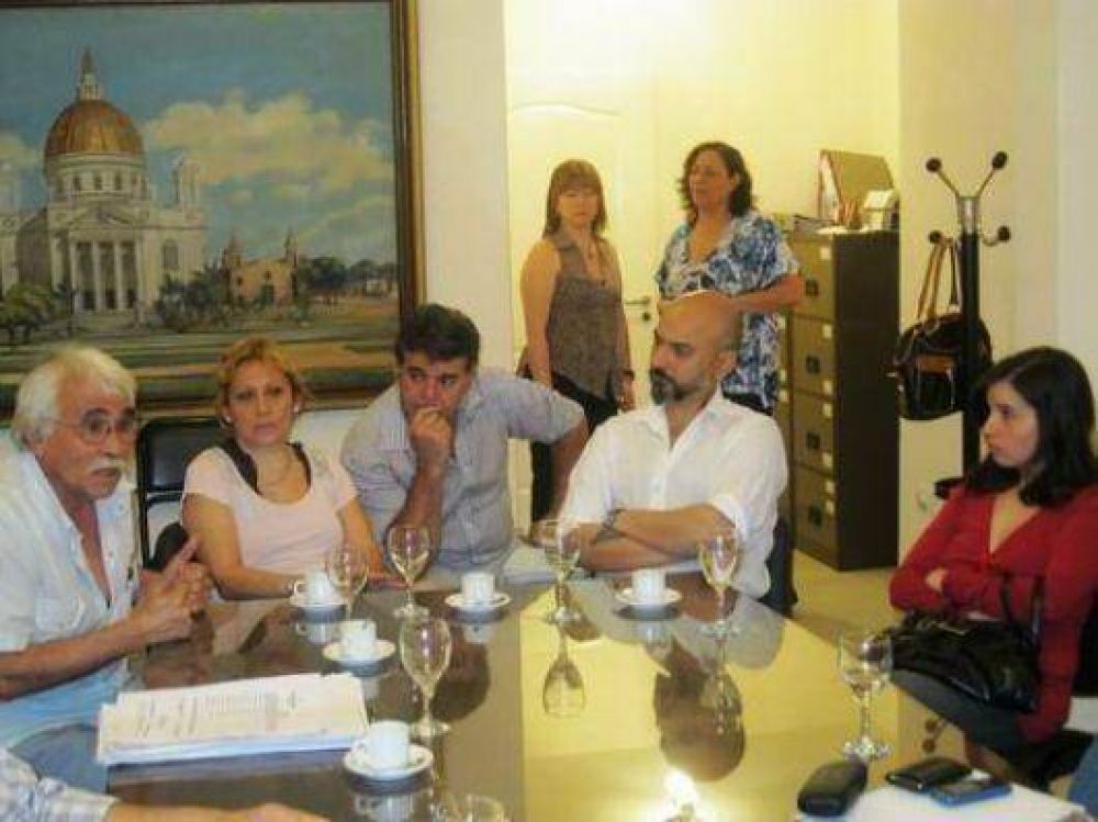 Trabajadores de Cultura reclamaron a diputados