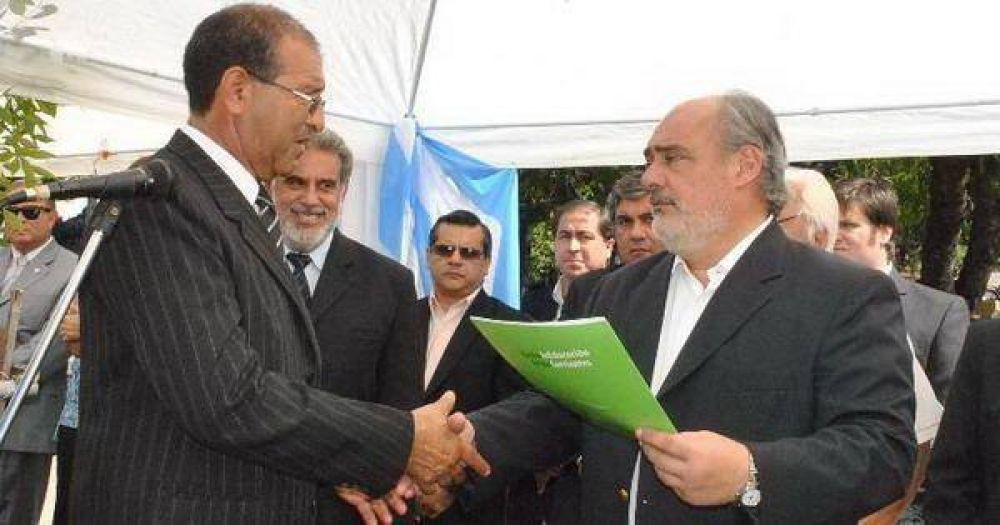 Colombi apoya la re reelecci�n de De Jes�s