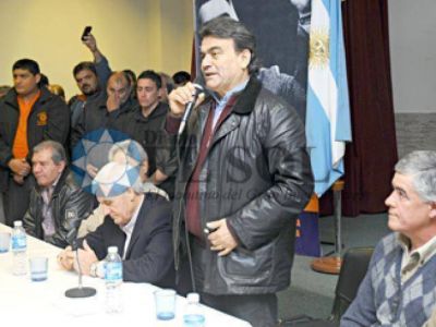 Guti�rrez asumi� en la UOM