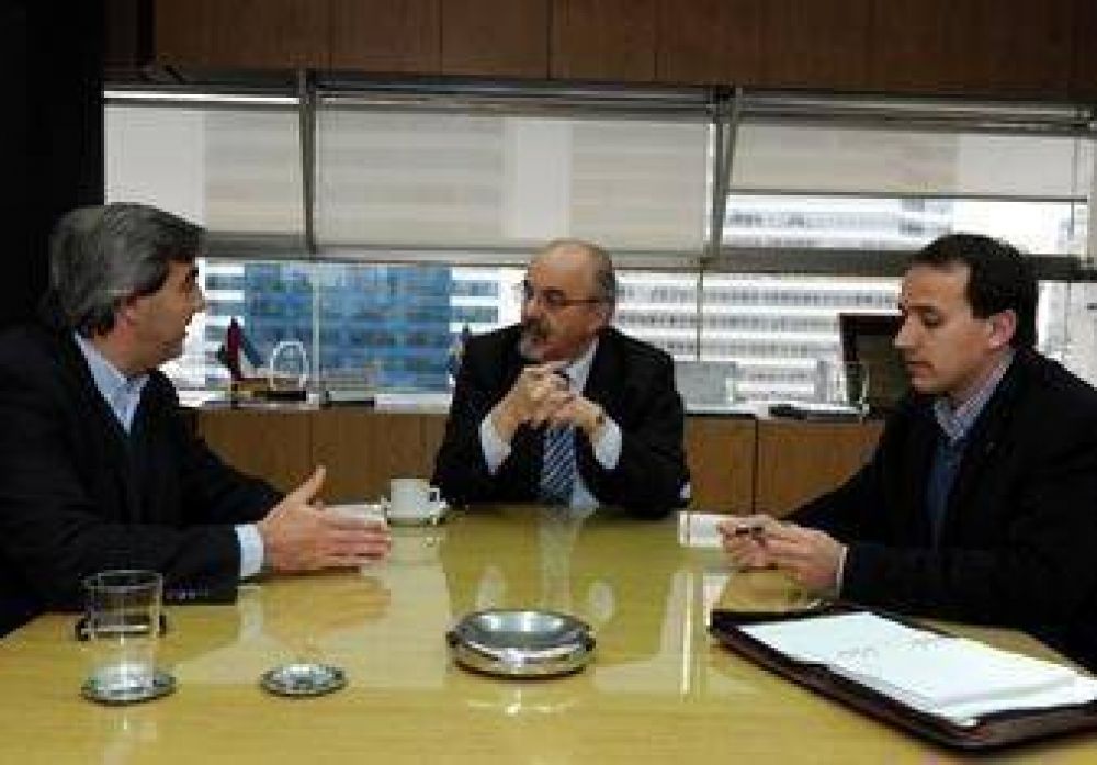 Dura�ona visit� al Ministro Tomada