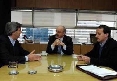 Dura�ona visit� al Ministro Tomada