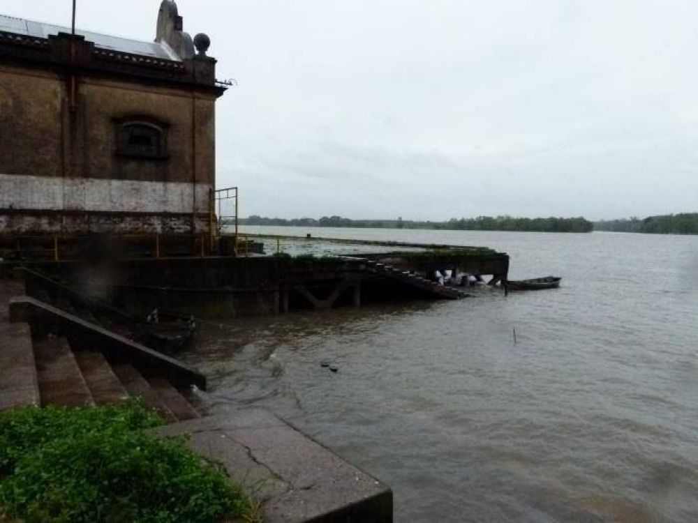 En Z�rate el Paran� alcanz� los 2,20 metros en la tarde