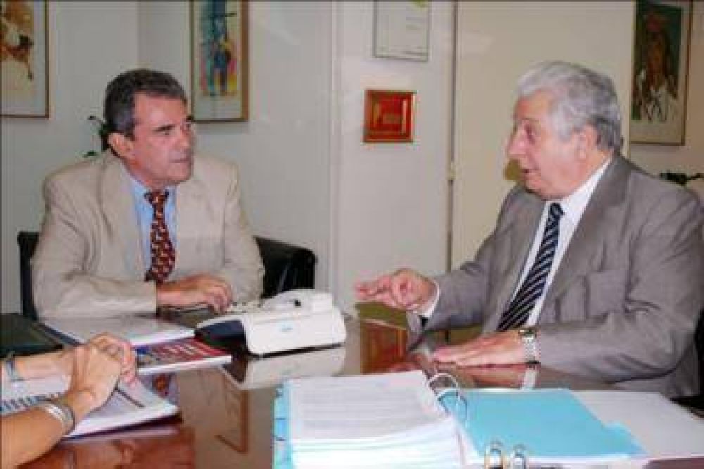 La SRT le otorg� 6 unidades m�viles al ministerio de Trabajo provincial para fortalecer la capacidad inspectiva