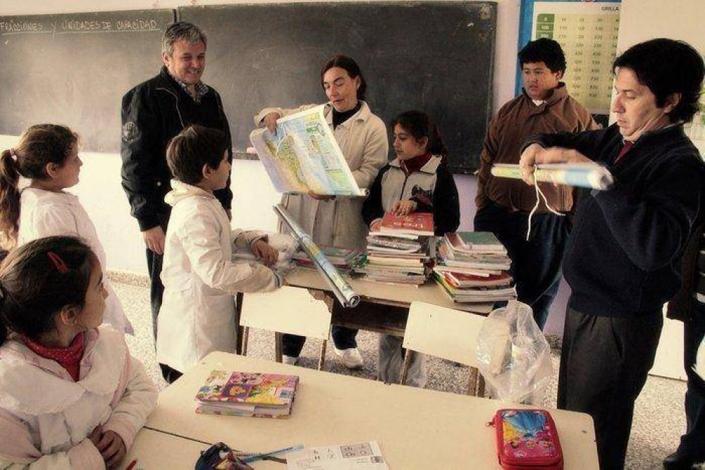 Se contin�a brindando ayuda a las escuelas del Distrito
