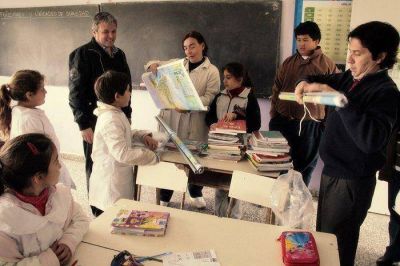 Se contin�a brindando ayuda a las escuelas del Distrito