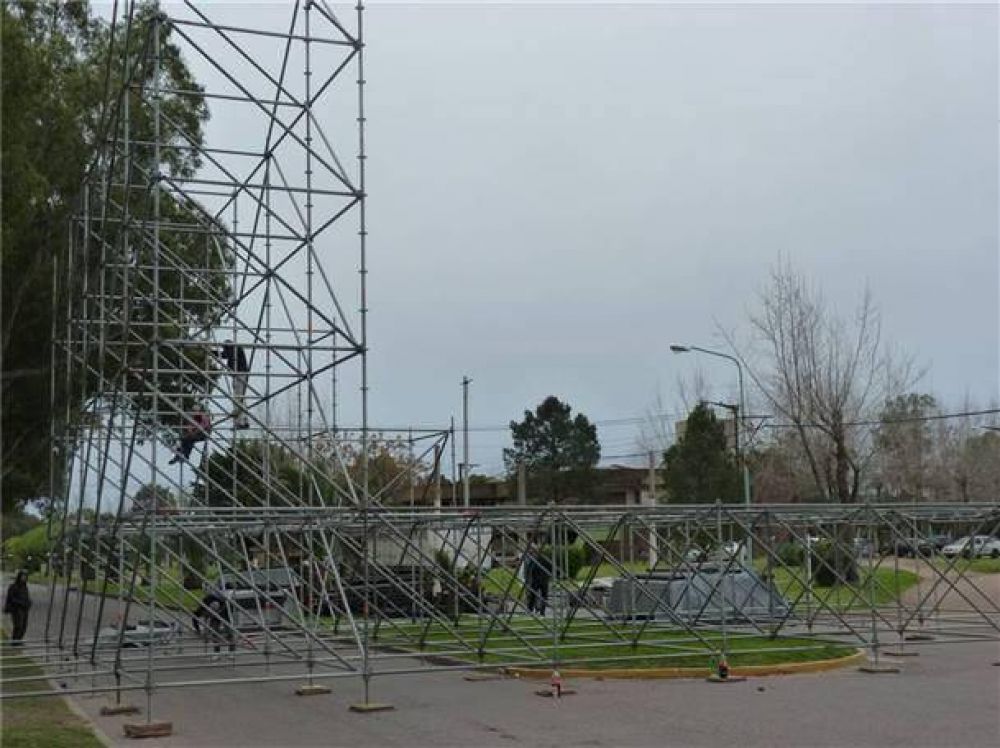 Comenzaron a armar el escenario del Bol�var Rock