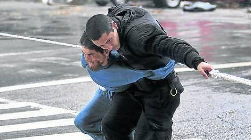 El violento temporal golpe� tambi�n a Paraguay y Uruguay
