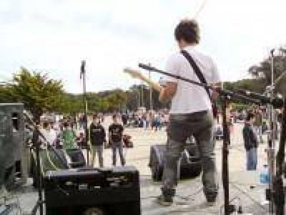 NECOCHEA: D�a Nacional de la Juventud