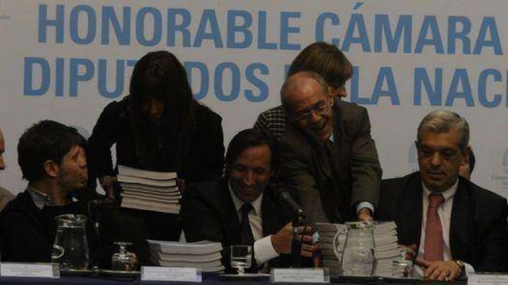 El Gobierno reconoce que este a�o se crecer� menos de lo previsto