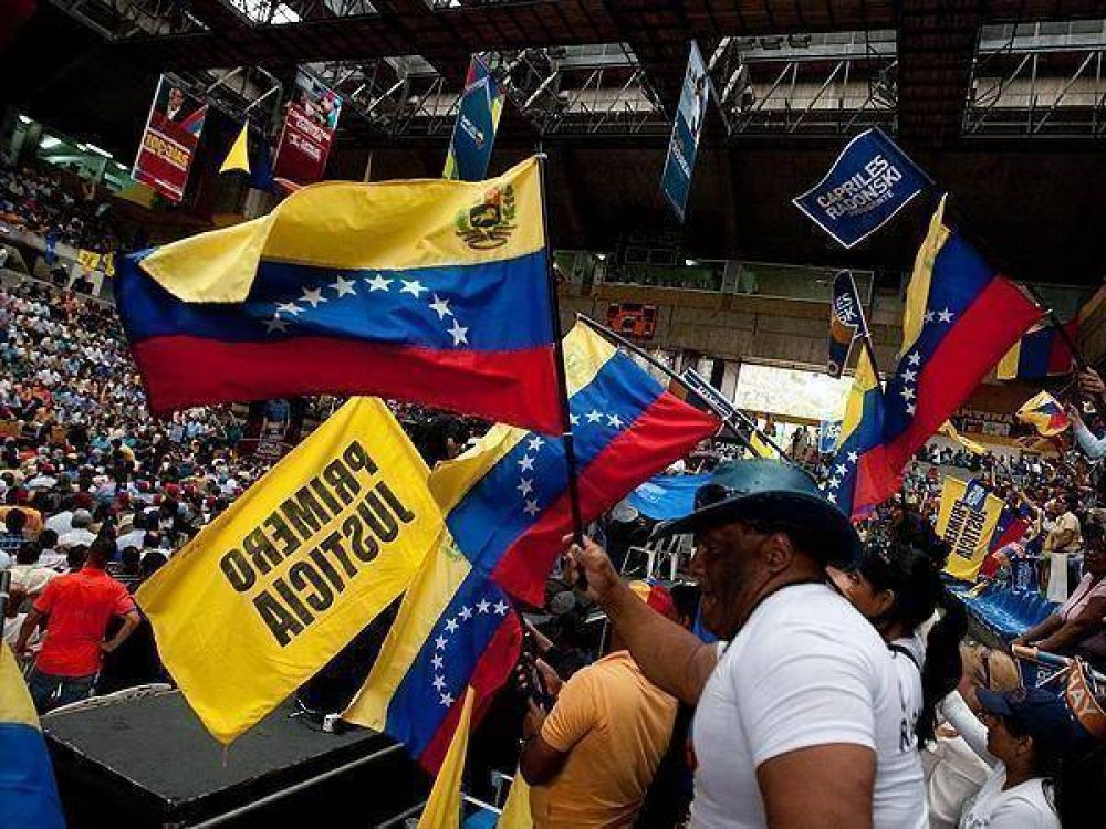 El PRO formaliz� su apoyo al rival de Ch�vez en las presidenciales de Venezuela