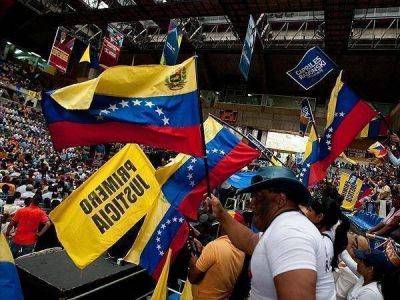 El PRO formaliz� su apoyo al rival de Ch�vez en las presidenciales de Venezuela