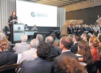 Cristina pidi� solidaridad y defendi� el derecho al ascenso social en el pa�s