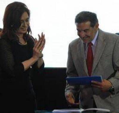 Procrear. Junto a Beder, Cristina lanz� nuevo tramo del plan de viviendas