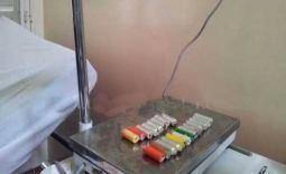 Apresan a dos �mulas� con c�psulas de drogas dentro de su cuerpo