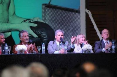 Villa Mercedes: comenz� el proceso de traslado de los restos del Mono Gatica