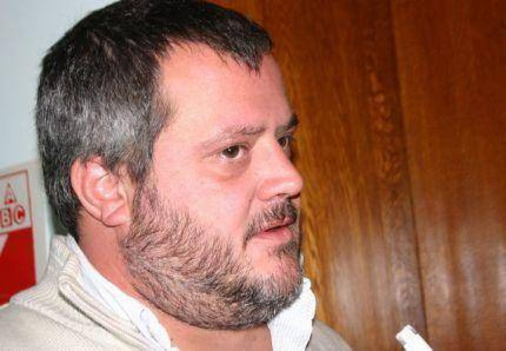 Edil radical denunci� que Acci�n Marplatense discrimina a bat�n.