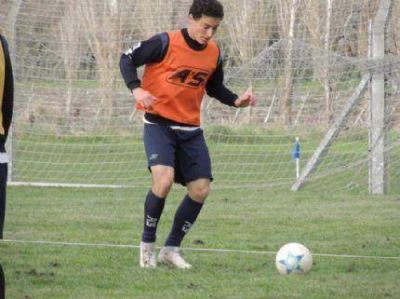 Gast�n Valente recuperar� la titularidad; Gustavo Noto confirmar� este viernes el equipo