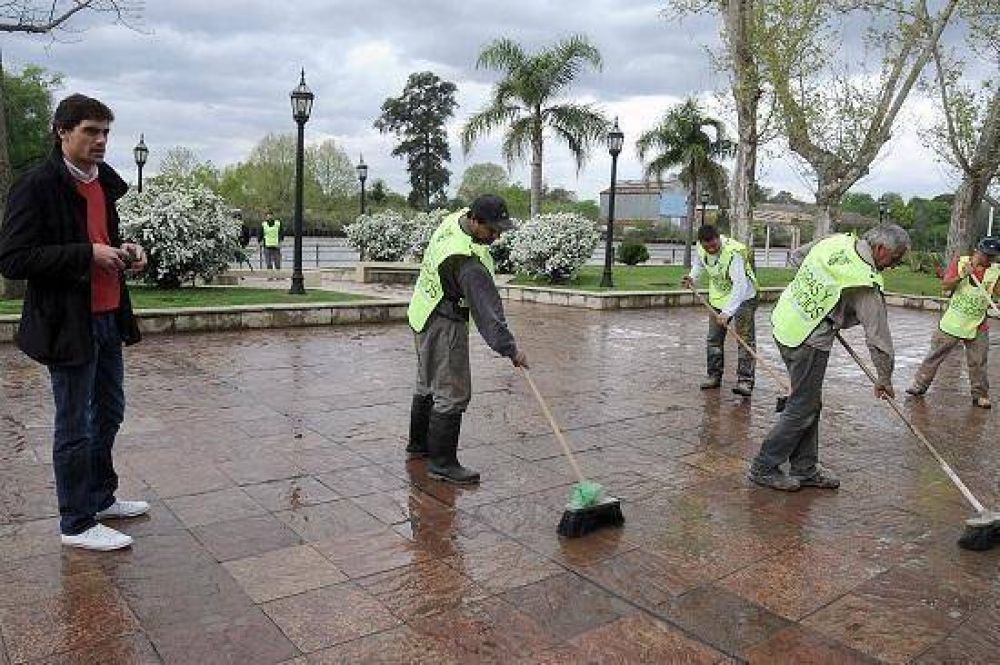 Tareas de limpieza luego de la sudestada en los barrios de Tigre