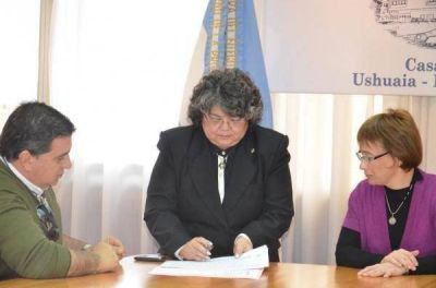 R�os firm� la transferencia de titularidad de la Planta CM a la empresa New San