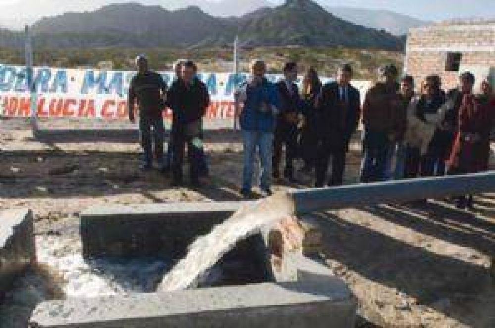 Inauguraron un acueducto en la localidad santamariana de San Jos�