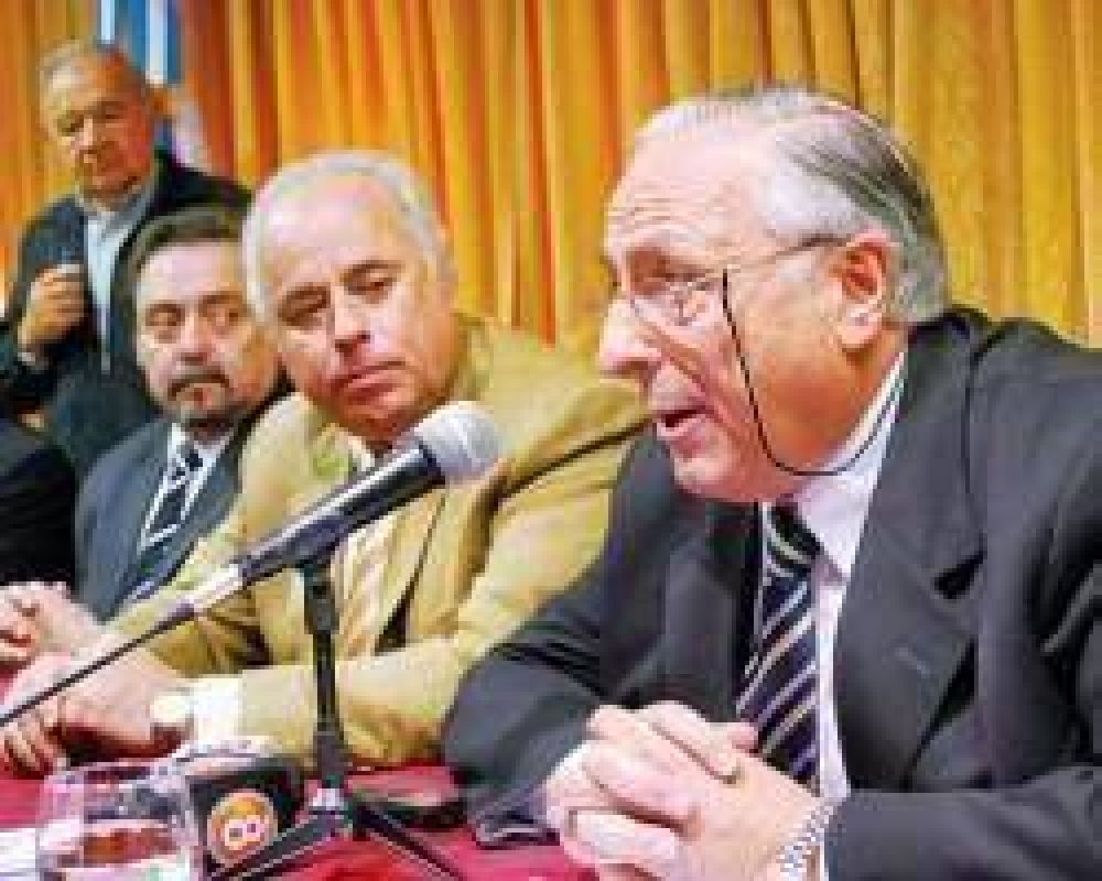 Capital firma convenio con el PAMI