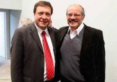 Luis Di Gi�como reemplazar� a Hugo Lastra en el Ministerio de Gobierno 