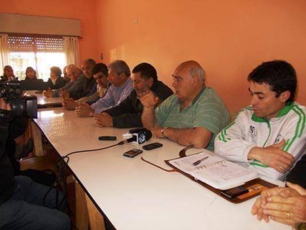 Estatales advierten que si no los convoca el Gobierno, se profundiza el conflicto