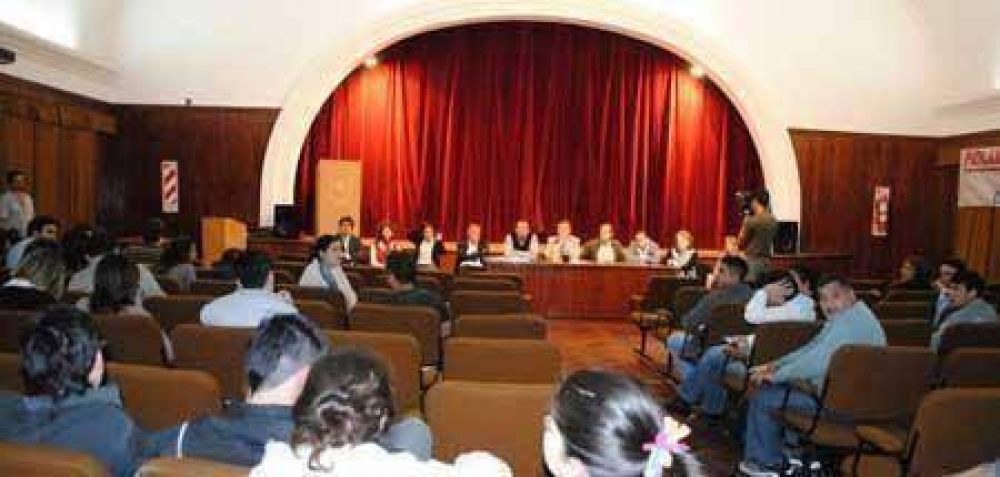Desarrollo Social particip� de la jornada por el voto adolescente