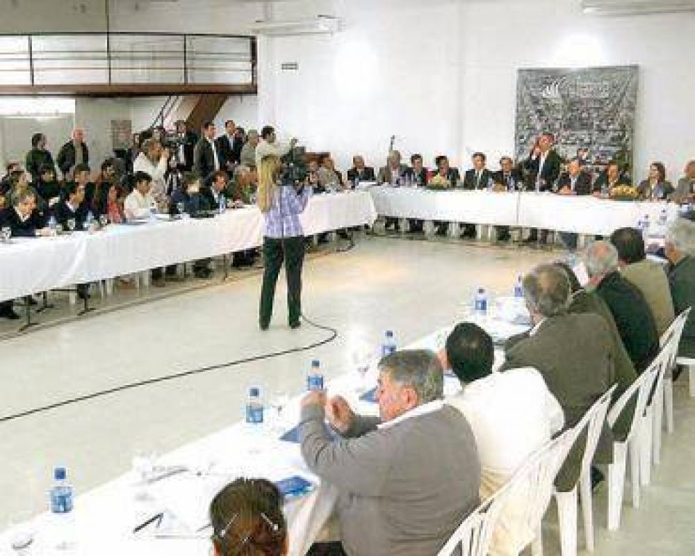 Schepens particip� de la reuni�n de intendentes del PJ